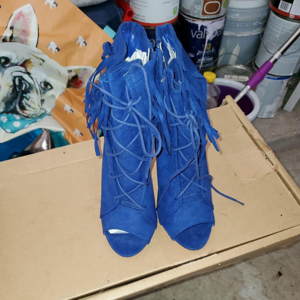 Women's shoes